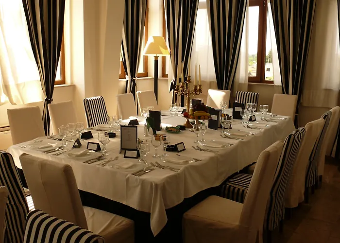 فندق Domenii Plaza By 4*