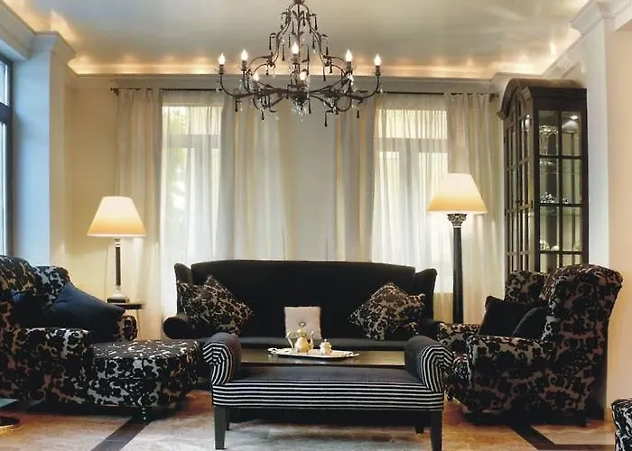 Domenii Plaza By فندق 4*