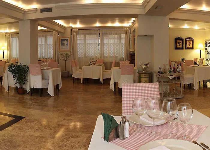 酒店 Domenii Plaza By 4*